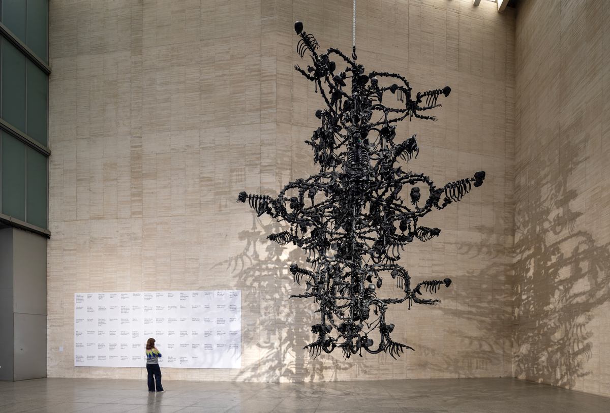 Instalación La Commedia Umana, de Ai Weiwei, expuesta en el MUSAC de León.