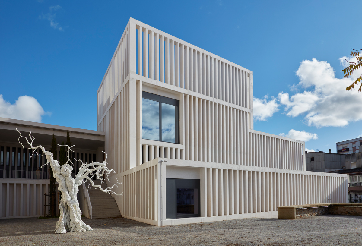 Edificio de nueva planta del Museo Helga de Alvear en Cáceres, diseñado por Tuñón Arquitectos