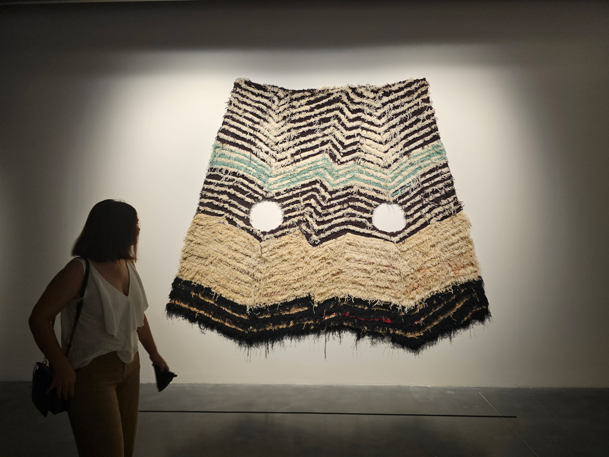 Cape Count de Caroline Achaintre en el Centre Pompidou Málaga