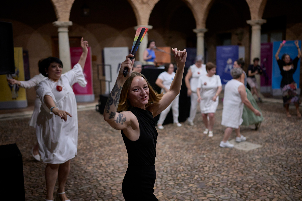Participantes en una actividad de mediación cultural y movimiento durante el Festival Internacional de Teatro Clásico de Almagro