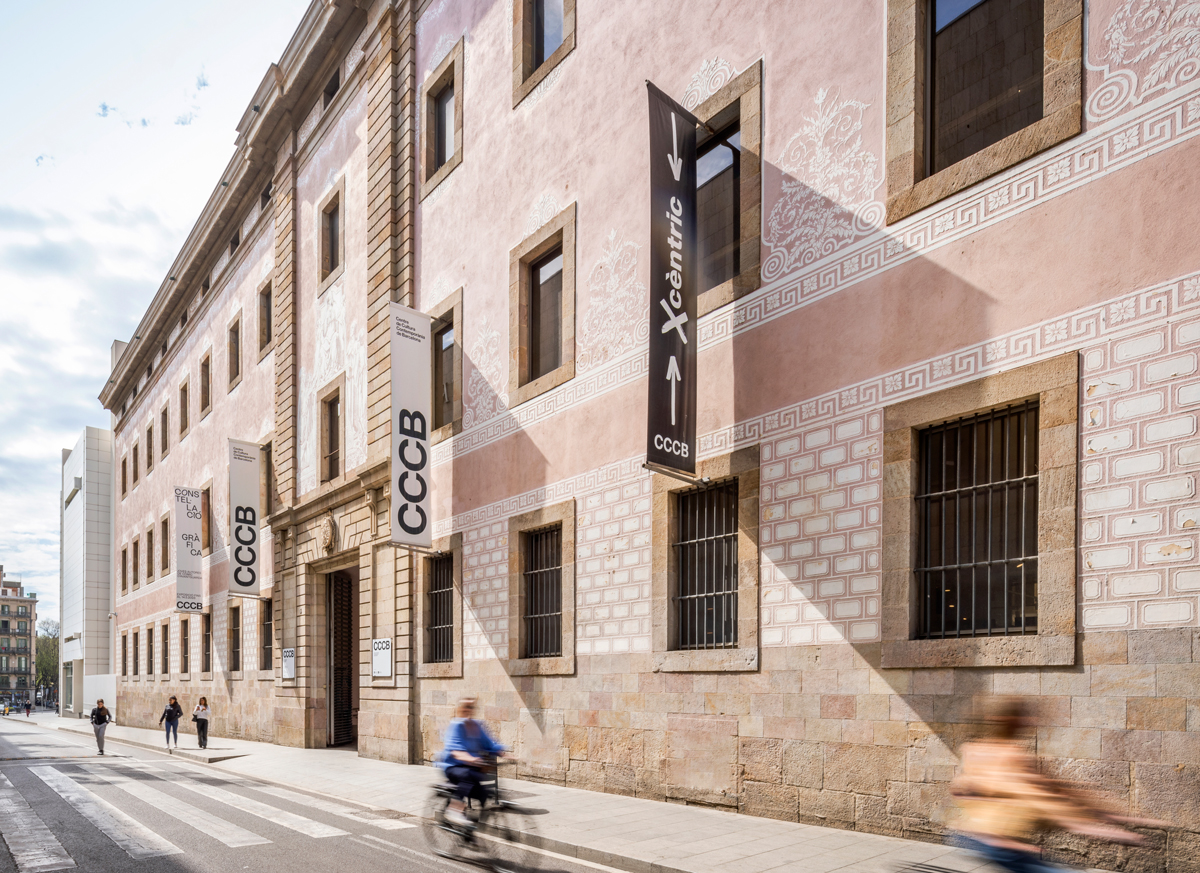 Fachada del CCCB Centre de Cultura Contemporània de Barcelona en el Raval