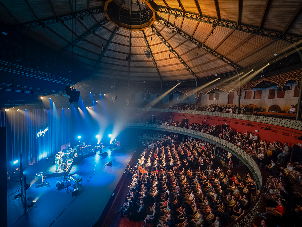 Concierto de Morgan en el Teatro Circo Murcia con el público durante la actuación