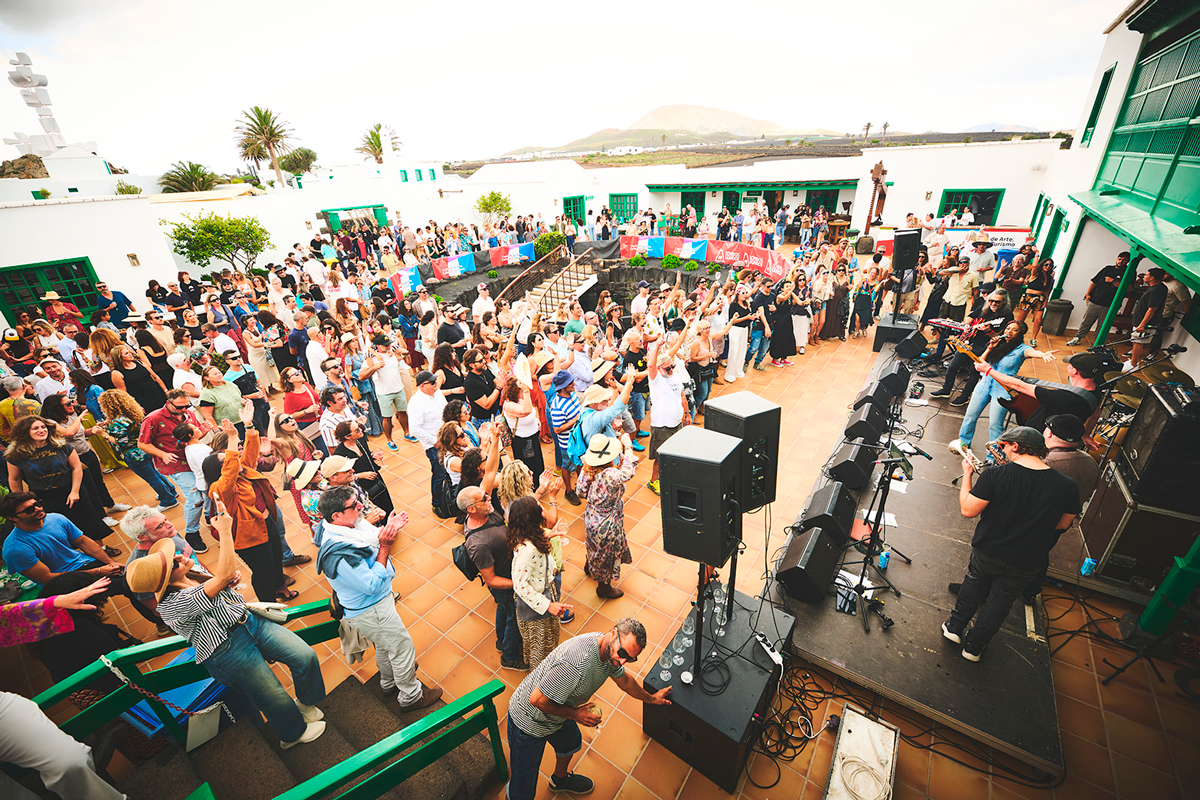 Concierto al aire libre en Sonidos Líquidos, en Lanzarote