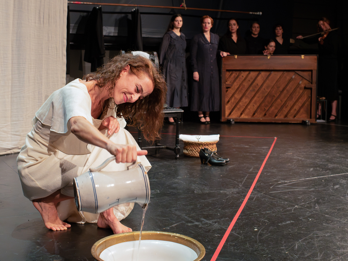 Imagen de los ensayos de 'Yerma' en El Teatro Español. Por Javier Naval.